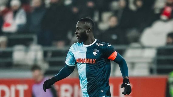 Sangante durante un partido con el Le Havre.