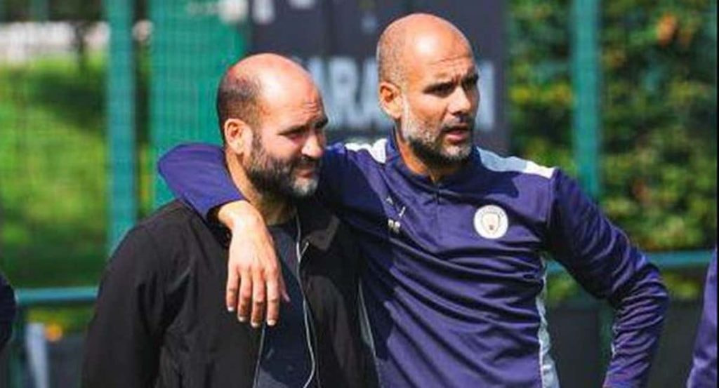 Los hermanos Guardiola durante un entrenamiento del City.
