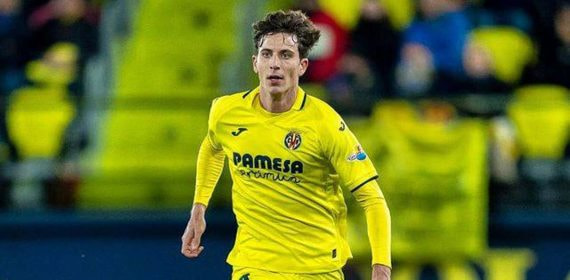 Pau Torres, durante un partido con el Villarreal esta temporada.