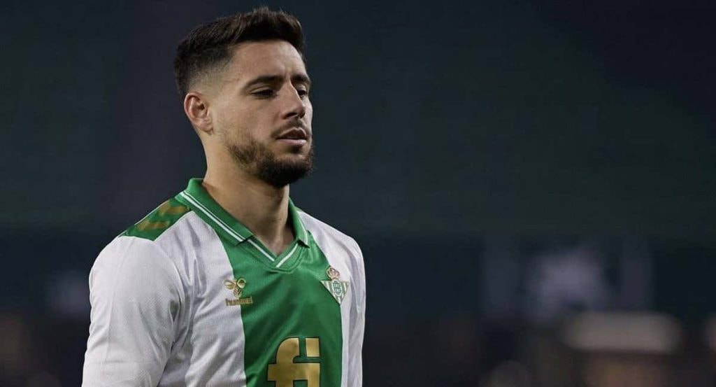 Álex Moreno, en un partido con el Betis.