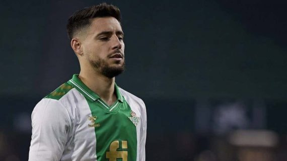 Álex Moreno, en un partido con el Betis.