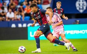 Andrés García, durante un partido del Levante.