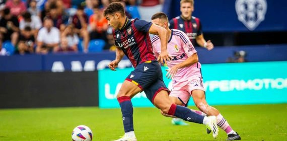 Andrés García, durante un partido del Levante.