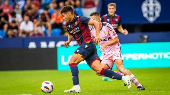 Andrés García, durante un partido del Levante.