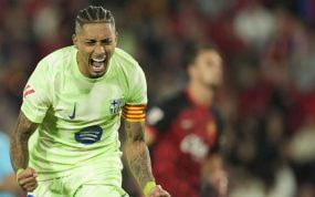 Raphinha celebra con rabia el gol anotado ante el Mallorca.