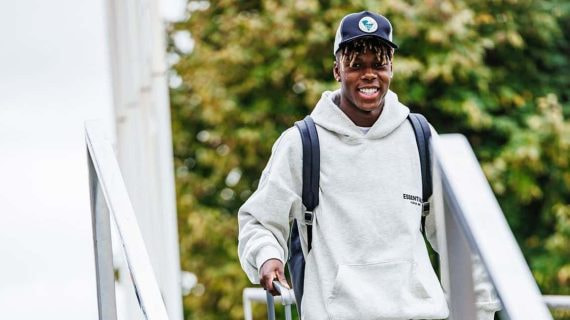 Nico Williams, a su llegada ayer a Las Rozas.