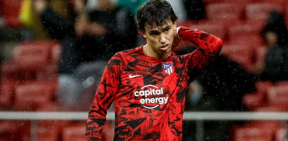 Joao Félix, en el calentamiento del Atlético-Barça, del domingo 8 de enero de 2023, en el Metropolitano.