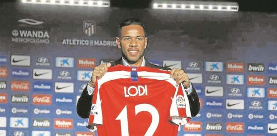 Renan Lodi, en su presentación con el Atlético.