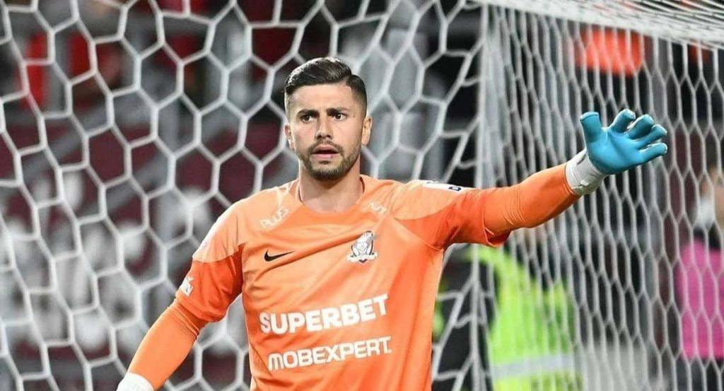 Horatiu Moldovan, en un partido con el Rapid.