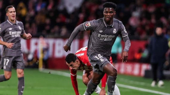 Tchouameni conduce la pelota en el partido ante el Girona.