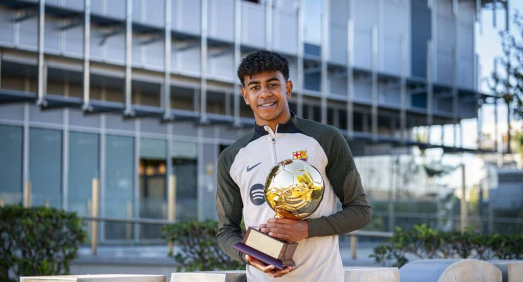 Lamine Yamal con el Golden Boy The Youngest 2023.