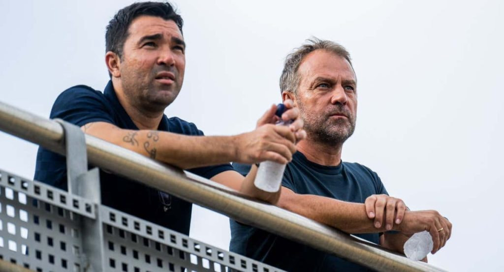 Deco y Flick viendo un entrenamiento del Barça Atlètic.
