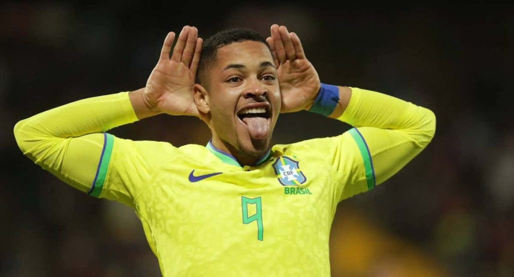 Vitor Roque se acerca al Barça.