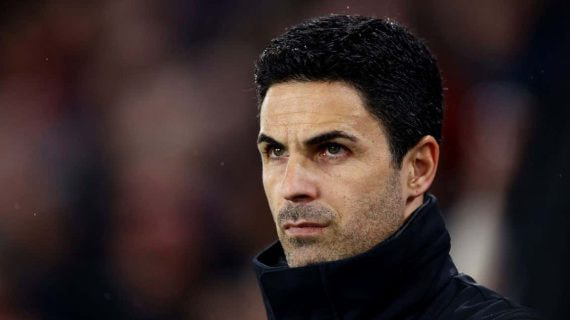 Arteta durante un partido del Arsenal esta temporada.