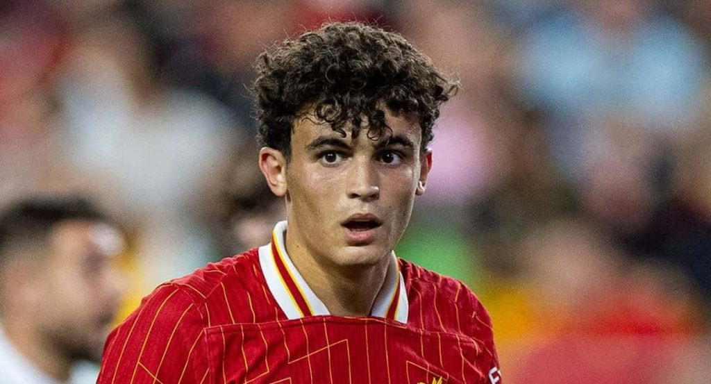 Bajcetic, con el Liverpool.