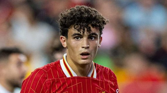 Bajcetic, con el Liverpool.