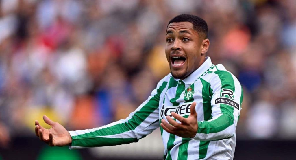 Vitor Roque es una de las claves del mercado del equipo bético.