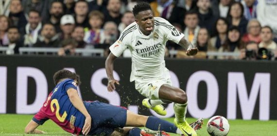 Acción en el Clásico de Liga