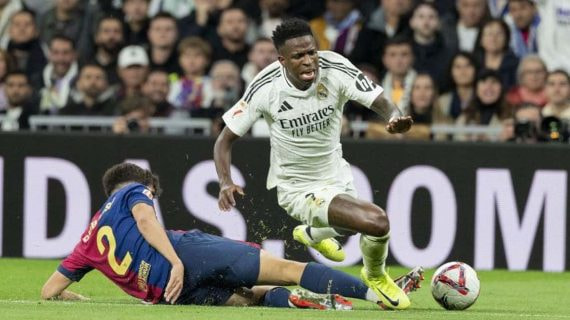 Acción en el Clásico de Liga