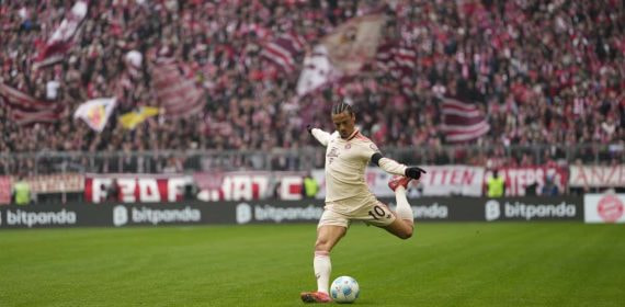 Leroy Sané en un partido con el Bayern.
