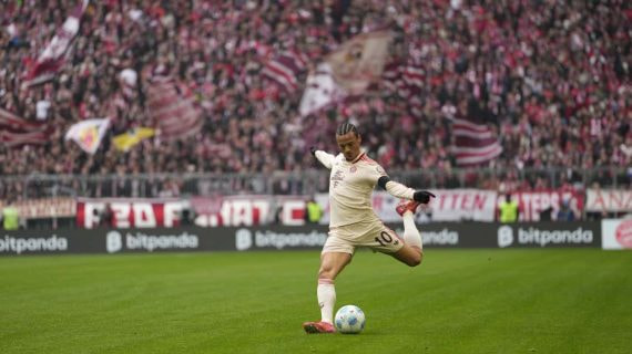 Leroy Sané en un partido con el Bayern.