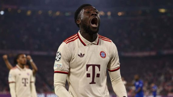 Alphonso Davies celebra un gol en el último partido de Champions.
