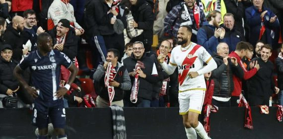 Bebé tras marcar el empate a dos goles en el partido ante la Real Sociedad de la temporada 23/24.