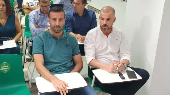 José María Barba y Manu Fajardo, miembros de la secretaría técnica del Betis.