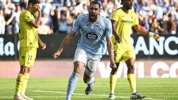 Borja Iglesias, delantero del Celta, celebra un gol ante el Villarreal.