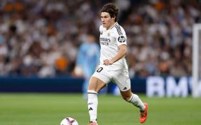 Fran García jugando con el Real Madrid.