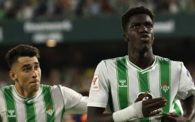 Assane Diao celebra un gol con el Betis.