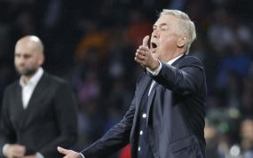 Carlo Ancelotti, enfadado con su equipo en Balaídos.