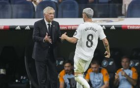 Ancelotti, con Fede Valverde.