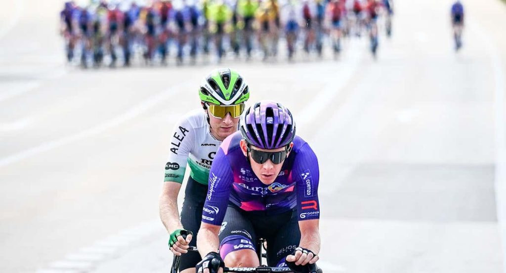 Jetse Bol (Burgos BH) y Abel Balderstone (Caja Rural-Seguros RGA) emprenden la escapada en la 12ª etapa de La Vuelta 23.