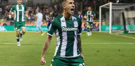 Aitor Cantalapiedra celebra un gol esta temporada.