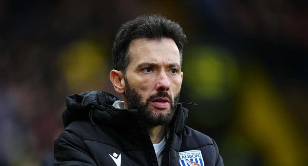 Carlos Corberán, en un partido en Inglaterra.