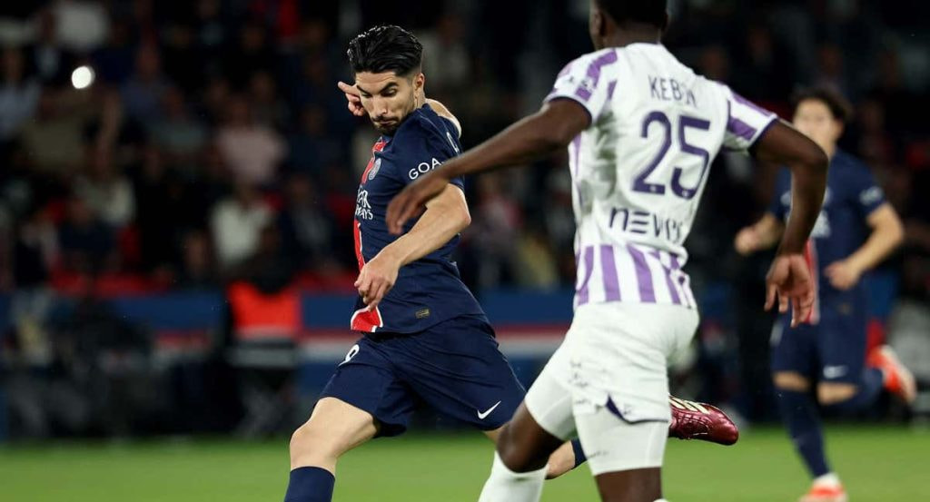 Carlos Soler durante el último partido del PSG en el Parque de Los Príncipes.