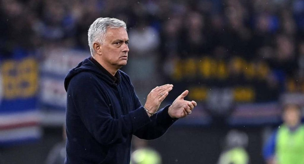 Jose Mourinho, entrenador de la Roma.