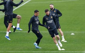 Nacho, Lucas Vázquez y Carvajal, en el entrenamiento previo al partido contra el Nápoles.