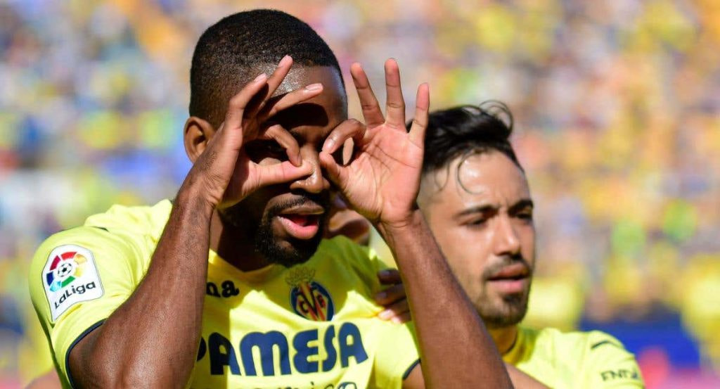 Cedric Bakambu y su clásica celebración durante su etapa en el Villarreal.