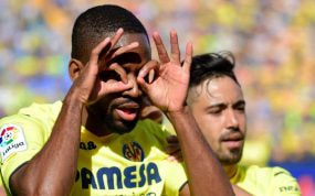 Cedric Bakambu y su clásica celebración durante su etapa en el Villarreal.