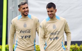 Lo Celso junto a Leandro Paredes en el entrenamiento de Argentina.