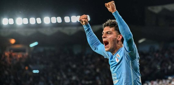 Hugo Álvarez celebra un gol con el Celta.