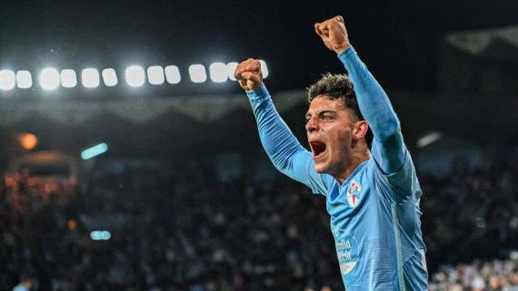 Hugo Álvarez celebra un gol con el Celta.