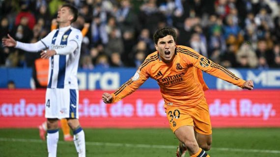 Gonzalo García celebra un gol con el Madrid.
