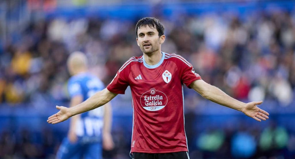 Luca de la Torre, en un partido con el Celta.
