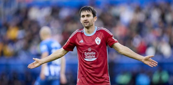 Luca de la Torre, en un partido con el Celta.