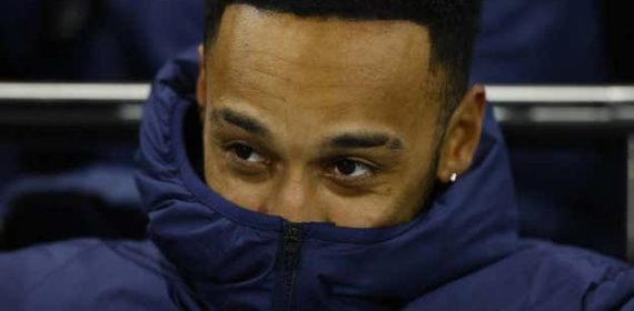 Aubameyang, en el banquillo del Chelsea esta temporada.