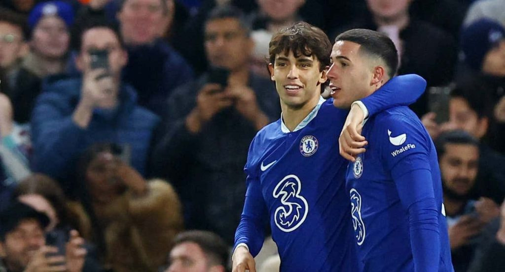 Joao Félix celebró su gol ante el Everton con Enzo Fernández.