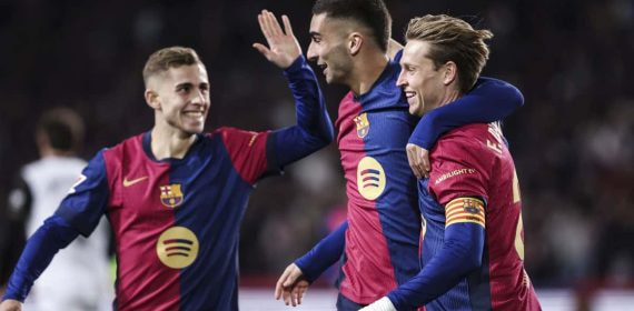 Frenkie de Jong celebra su gol ante el Valencia.